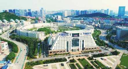 濟(jì)南高新區(qū)高標(biāo)準(zhǔn)、高質(zhì)量、高品質(zhì)地進(jìn)行城市提升 打造國(guó)際范兒的生態(tài)園區(qū)